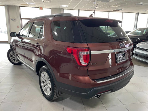 Used 2018 Ford Explorer XLT w/ Equipment Group 201A image 5