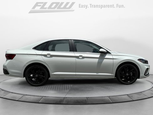 New 2025 Volkswagen Jetta SE image 8