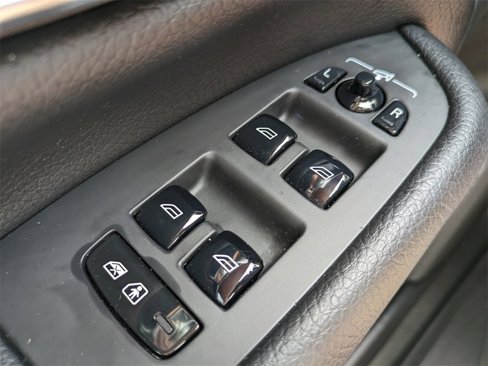 Certified 2022 Volvo XC90 T6 Momentum w/ Climate Package image 25