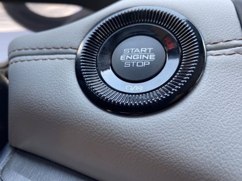 Used 2022 Jeep Compass Limited image 16