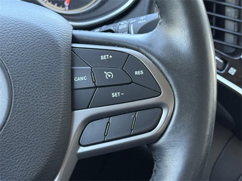Used 2019 Jeep Cherokee Limited image 30