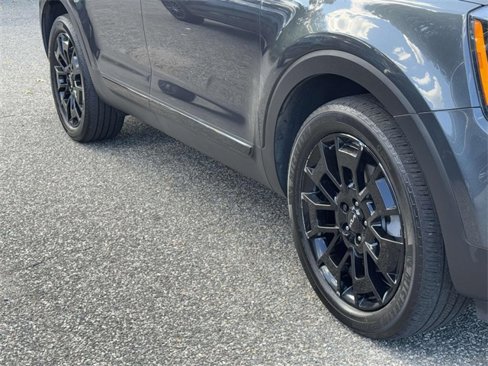 Used 2022 Kia Telluride SX w/ Nightfall Edition Package image 12