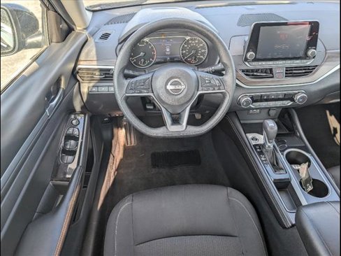 Used 2023 Nissan Altima 2.5 SV image 10