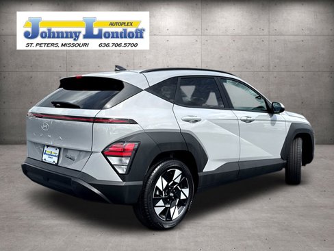 Used 2025 Hyundai Kona SEL image 2