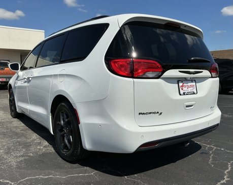 Used 2019 Chrysler Pacifica Touring-L Plus w/ Advanced Safetytec Group image 14