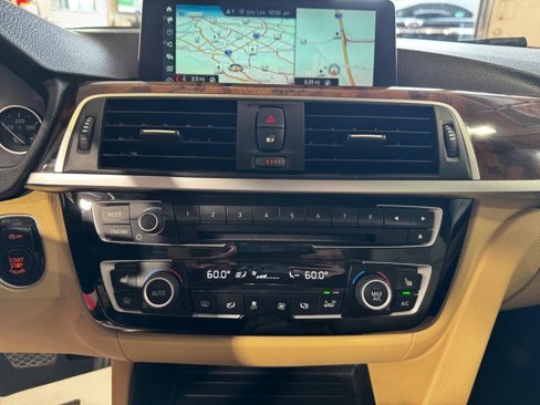 Used 2018 BMW 320i Sedan image 21