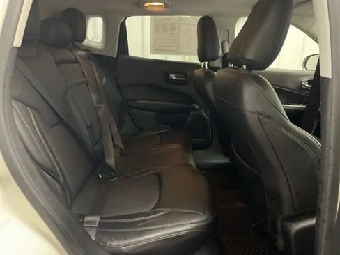 Used 2018 Jeep Compass Latitude w/ Cold Weather Group image 13