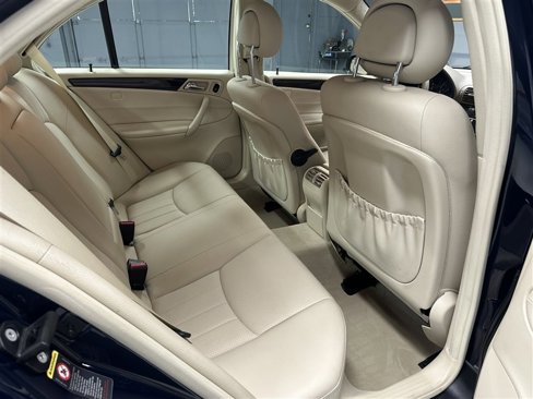 Used 2005 Mercedes-Benz C 240 4MATIC Sedan image 12