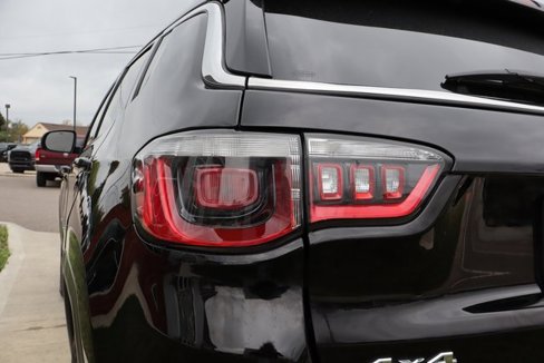 Used 2019 Jeep Compass Latitude w/ Cold Weather Group image 28