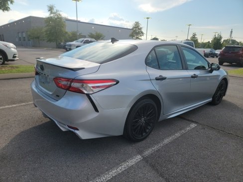 Used 2020 Toyota Camry SE image 4