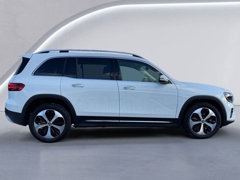 New 2025 Mercedes-Benz GLB 250 4MATIC image 3