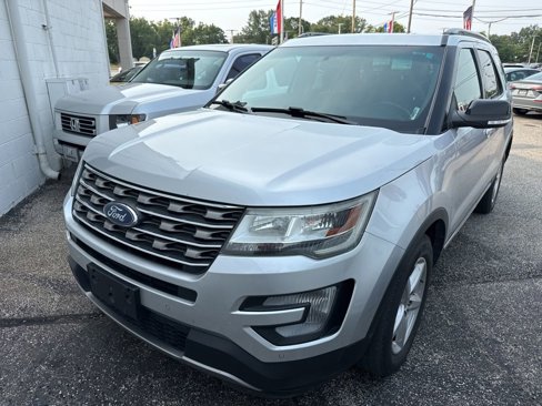 Used 2017 Ford Explorer XLT w/ Equipment Group 202A image 1