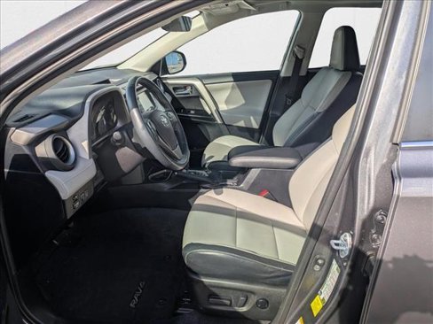Used 2016 Toyota RAV4 Limited image 13