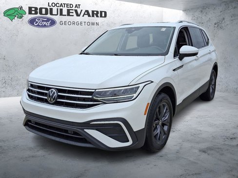 Used 2022 Volkswagen Tiguan SE image 2