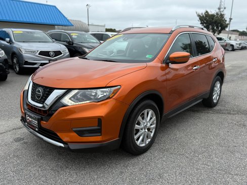Used 2019 Nissan Rogue SV image 3