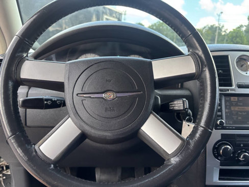 Used 2009 Chrysler 300 Touring image 19