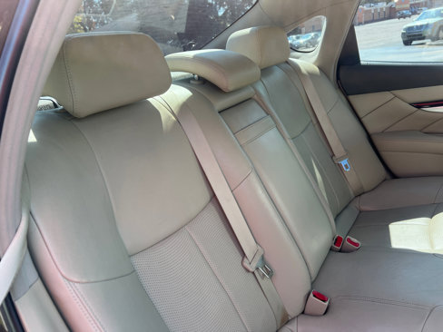 Used 2019 INFINITI Q70 Luxe image 40