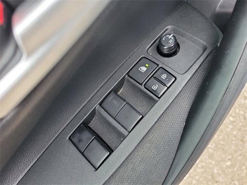 Used 2020 Toyota Corolla LE image 20