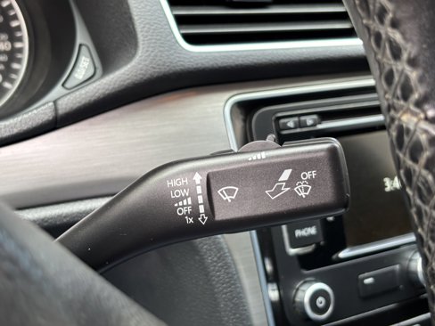Used 2014 Volkswagen Passat TDI SE image 19