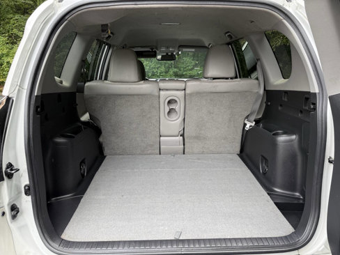 Used 2014 Toyota RAV4 EV image 38