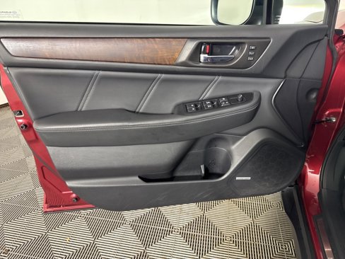 Used 2018 Subaru Outback 2.5i Limited image 22
