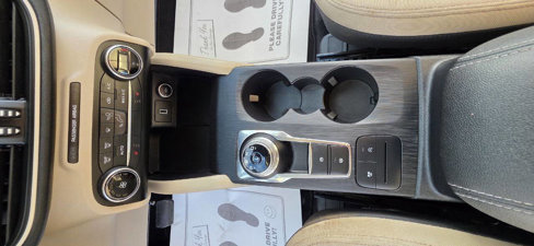 Used 2020 Ford Escape SE image 15