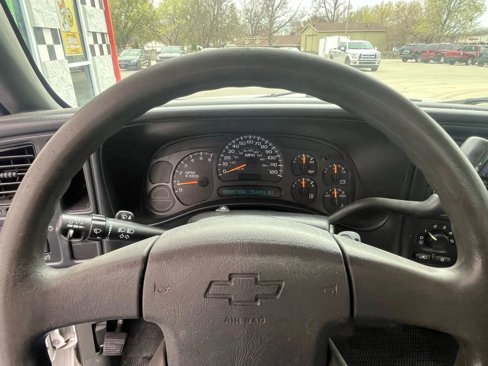 Used 2004 Chevrolet Silverado 1500 2WD Regular Cab image 16