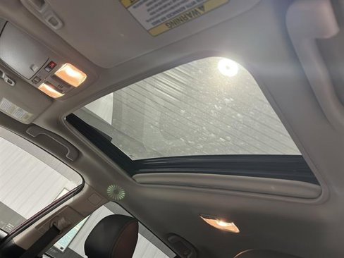 Used 2018 Subaru Outback 2.5i Limited image 19