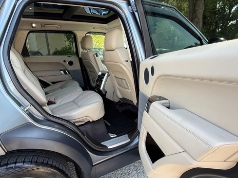Used 2014 Land Rover Range Rover Sport HSE image 23