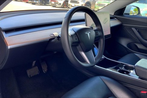 Used 2020 Tesla Model 3 Standard Range image 13
