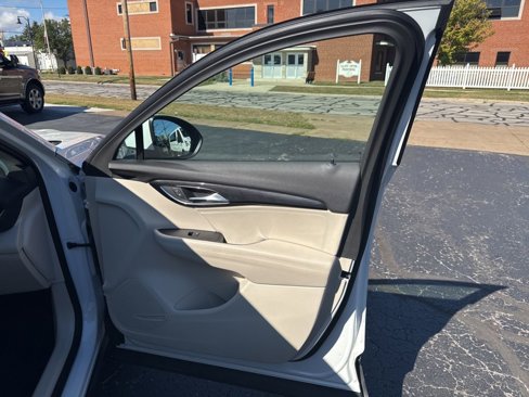 Used 2022 Buick Envision Essence w/ Safety Package image 26