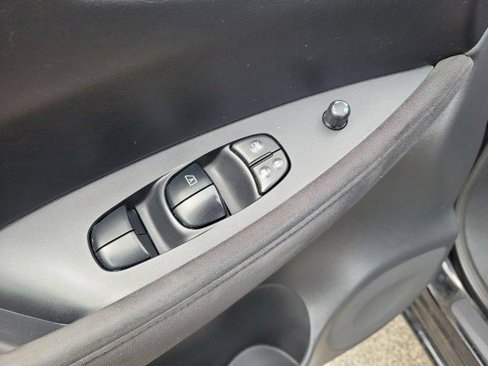 Used 2013 Nissan Leaf S w/ Charger Pkg image 16
