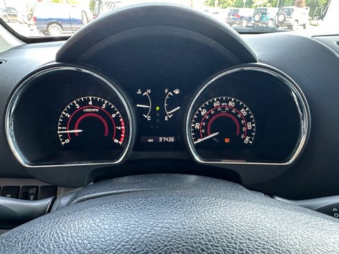 Used 2012 Toyota Highlander 4WD image 22