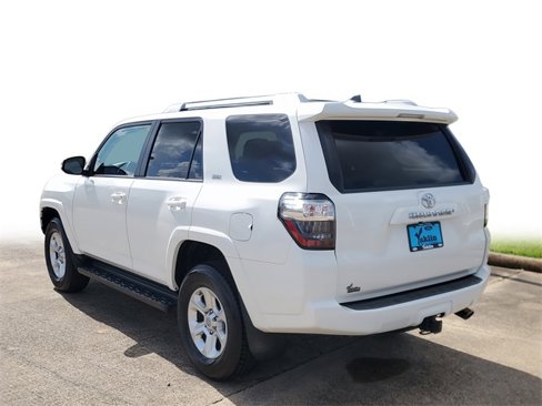Used 2017 Toyota 4Runner SR5 Premium image 4