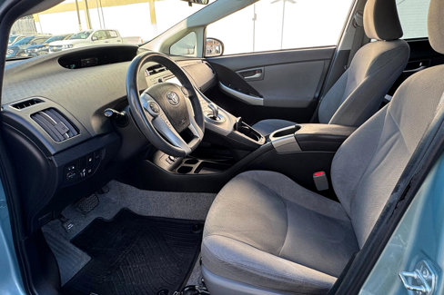 Used 2014 Toyota Prius Plug-In Hybrid image 10