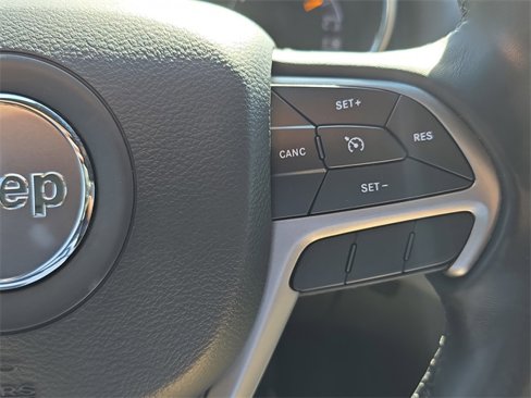 Used 2021 Jeep Grand Cherokee Laredo image 20