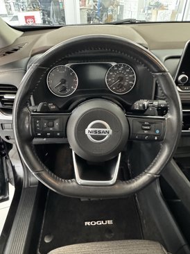 Used 2021 Nissan Rogue SV image 16