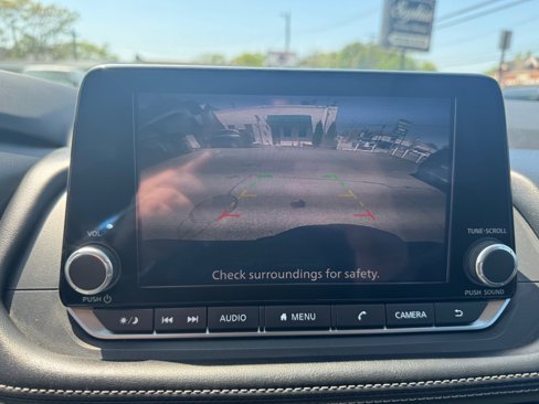 Used 2024 Nissan Rogue S image 25
