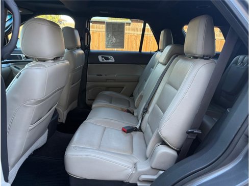 Used 2013 Ford Explorer XLT image 29