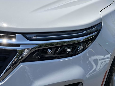 Used 2023 Chevrolet Equinox LT image 9