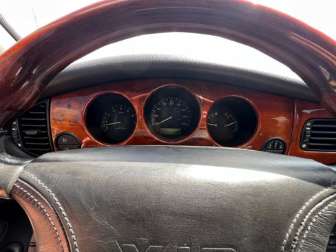 Used 1999 Jaguar XJ8 image 48