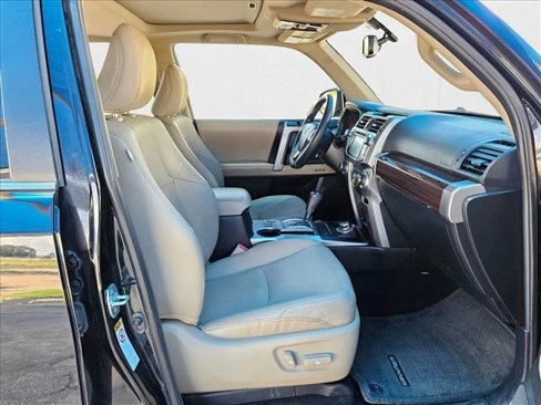 Used 2018 Toyota 4Runner Limited image 22