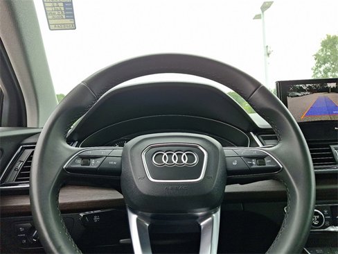 Used 2022 Audi Q5 2.0T Premium w/ Convenience Package image 19