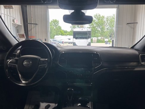 Used 2020 Jeep Grand Cherokee Limited image 31