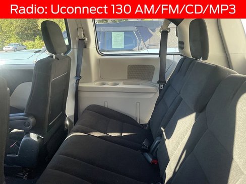Used 2015 Dodge Grand Caravan SE image 7