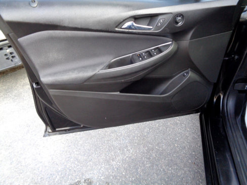Used 2018 Chevrolet Cruze LS image 23