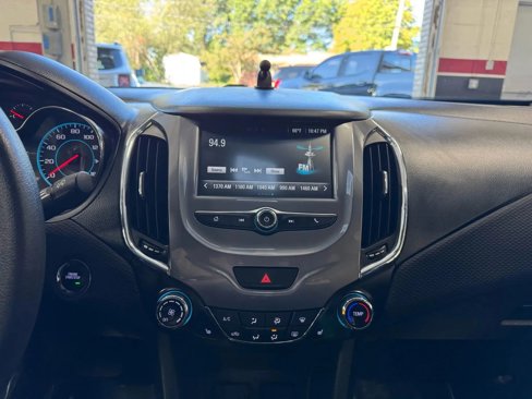 Used 2016 Chevrolet Cruze LT w/ Convenience Package image 33