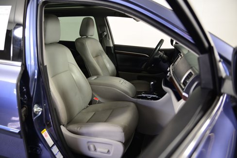 Used 2015 Toyota Highlander Limited image 19