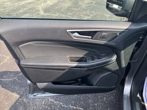 Used 2024 Ford Edge Titanium image 25