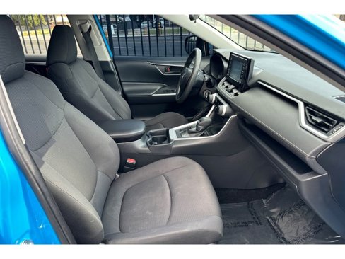 Used 2019 Toyota RAV4 LE image 18